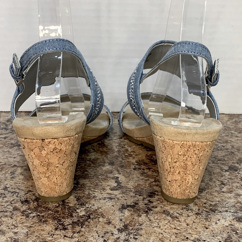 Bandolino Gurleen Chambray Blue & Rhinestone Wedge Sandals Size 8 - Picture 5 of 9